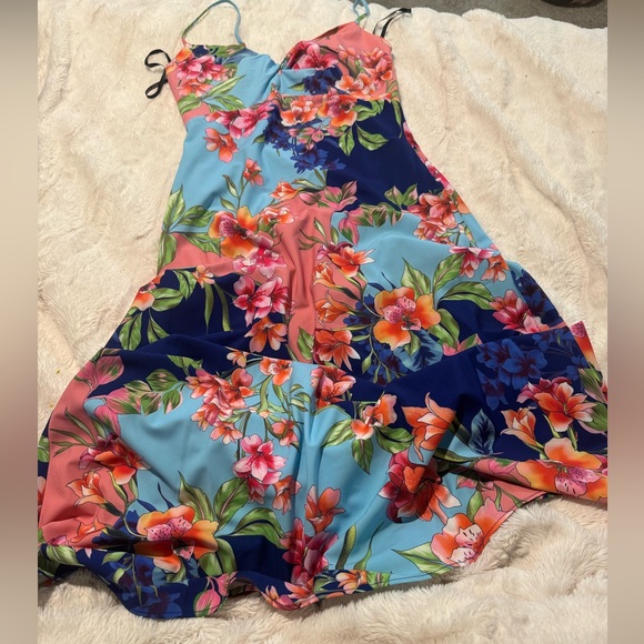 Guess Floral Midi Dress - Picture 5 of 9